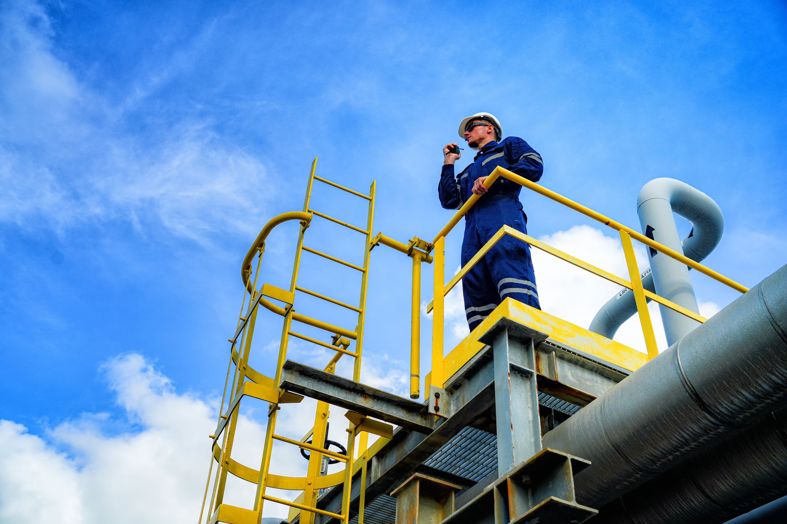 professional-engineer-working-in-a-petroleum-refin-2024-09-26-01-13-09-utc-min professional-engineer-working-in-a-petroleum-refin-2024-09-26-01-13-09-utc-min